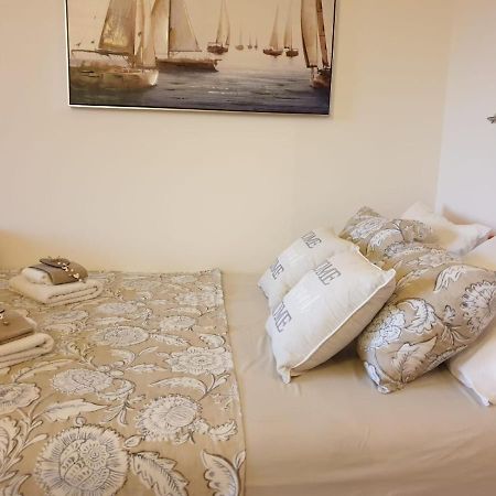 Apartment Eso Kastela Bagian luar foto