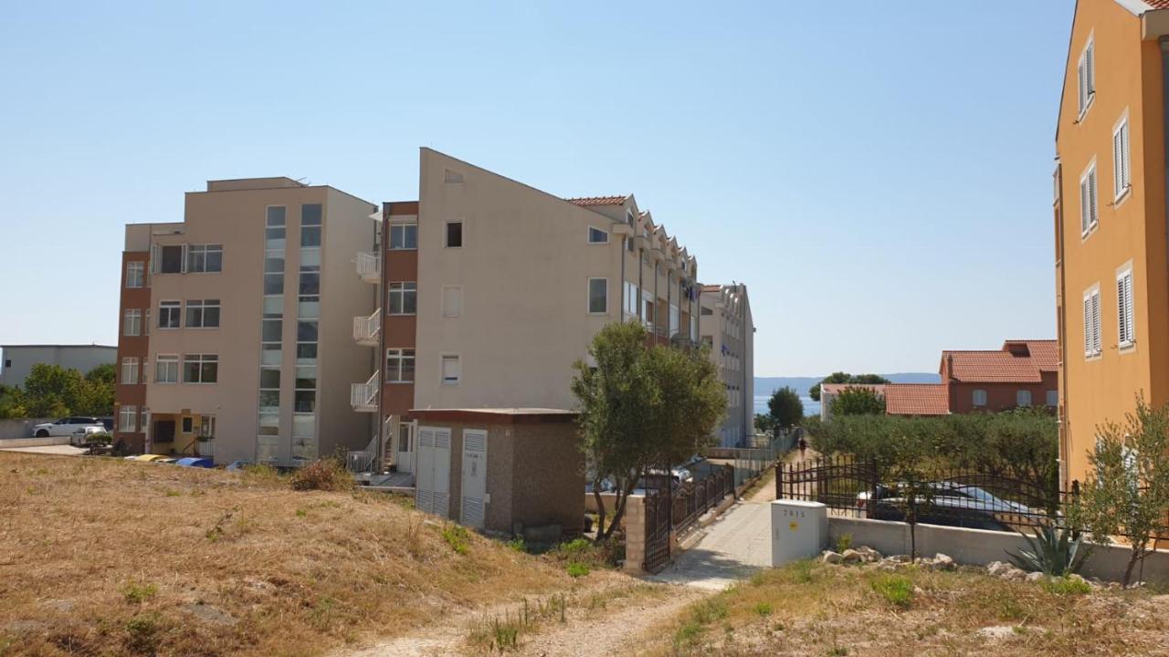 Apartment Eso Kastela Bagian luar foto