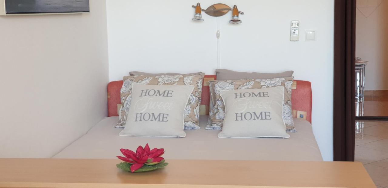 Apartment Eso Kastela Bagian luar foto