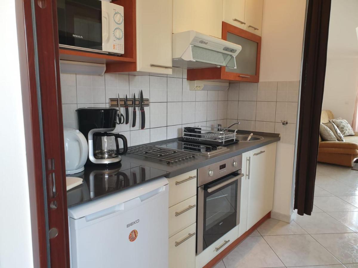 Apartment Eso Kastela Bagian luar foto